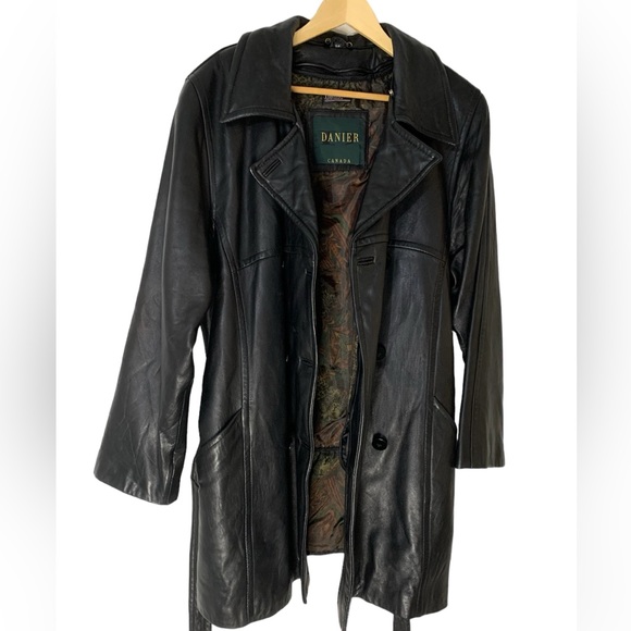 Danier Leather Thinsulate Coat with removable liner. - Picture 4 of 10